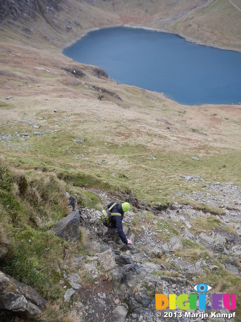 DSCN0230 Marijn descending Y Lliwedd